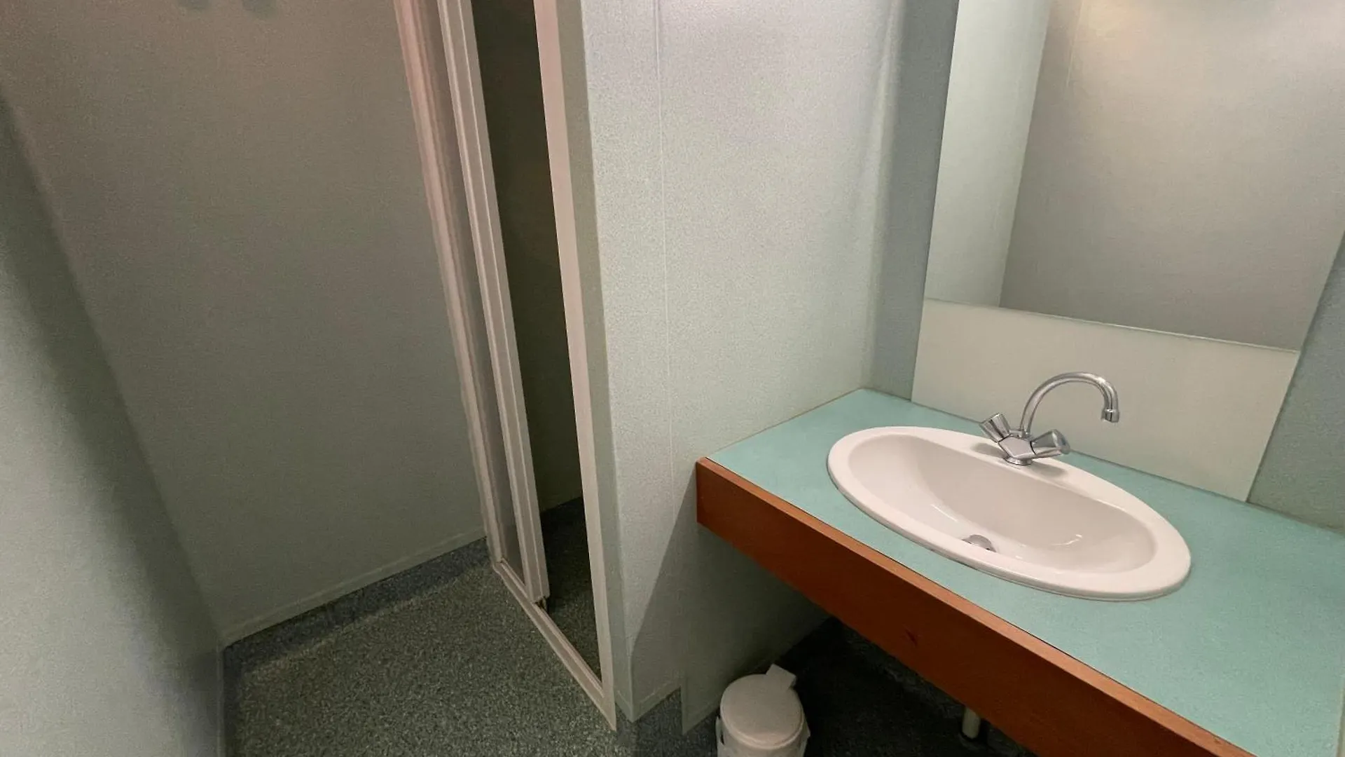 Gite Et Hostel Le Ty Bihui Bieuzy-les Eaux 0*,
